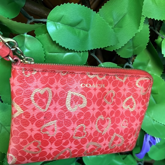 Coach - Picture 2 of 4